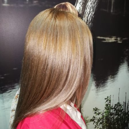Foto1_Coloración Oway_Foto1_Mechas baby ligths_Mariola Sánchez_Peluquería Organica_Peluquería Madrid_Tratamiento Capilar Salón orgánico cabello